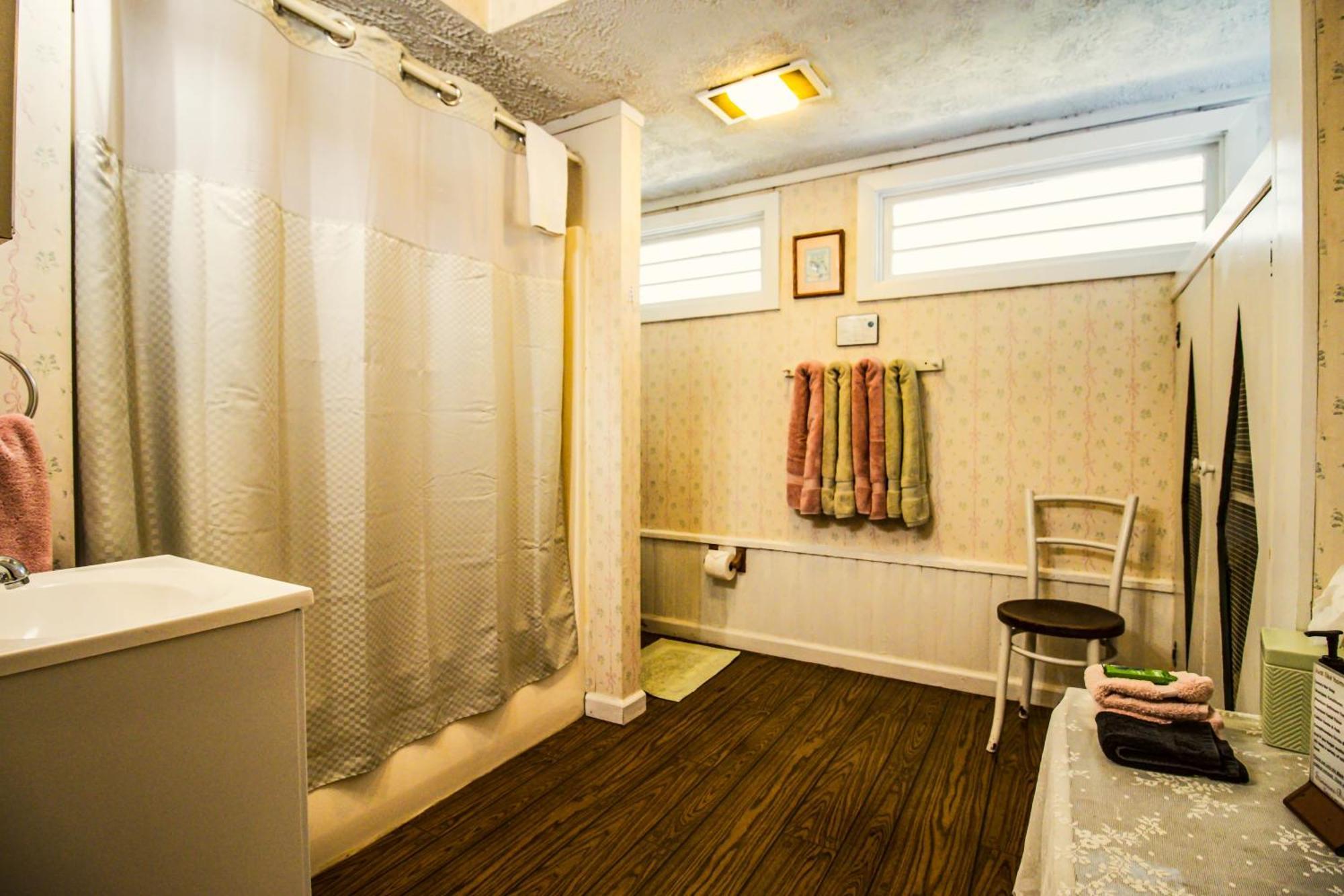 Simmons-Bond Inn Bed & Breakfast Toccoa Room photo