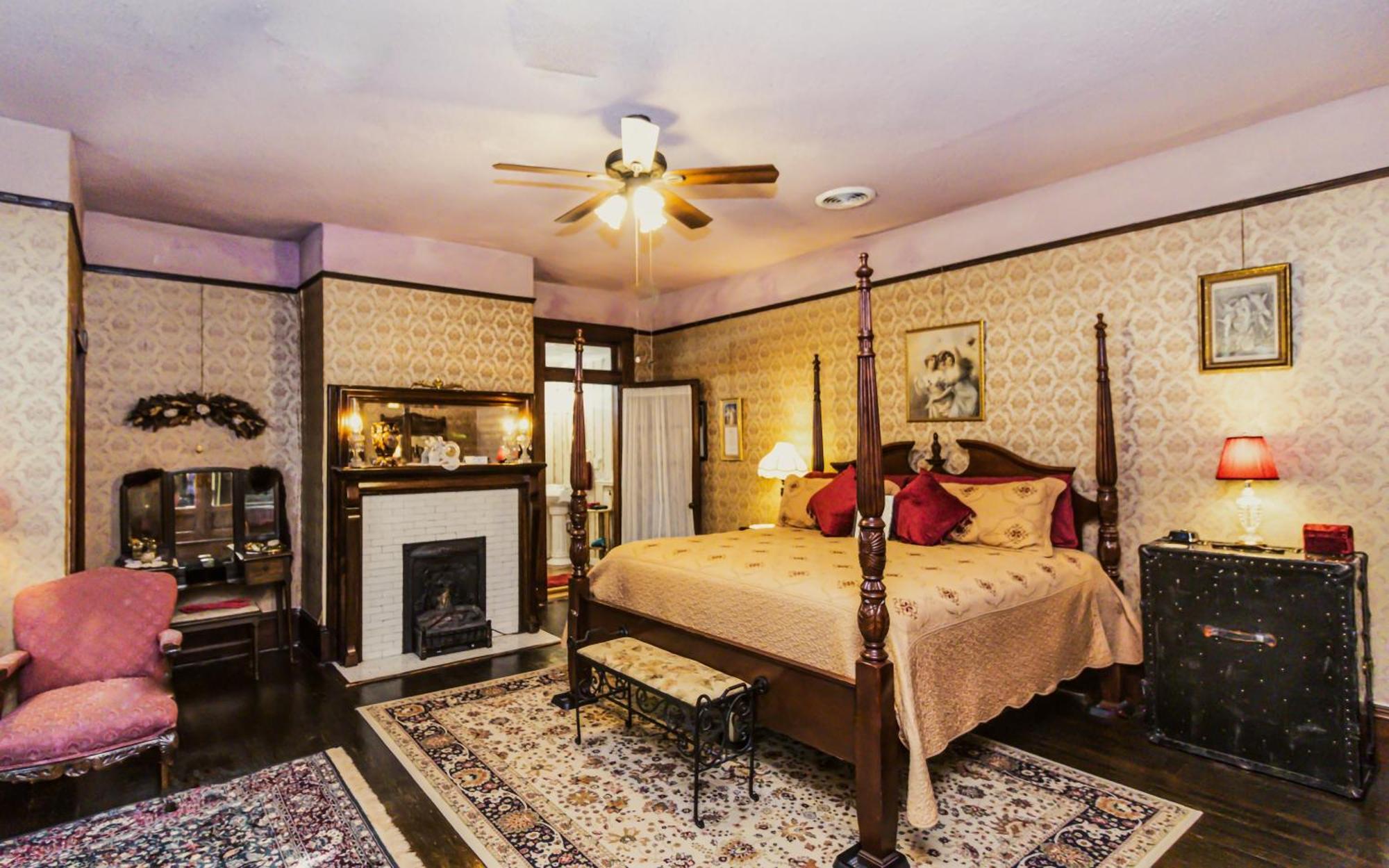 Simmons-Bond Inn Bed & Breakfast Toccoa Exterior photo
