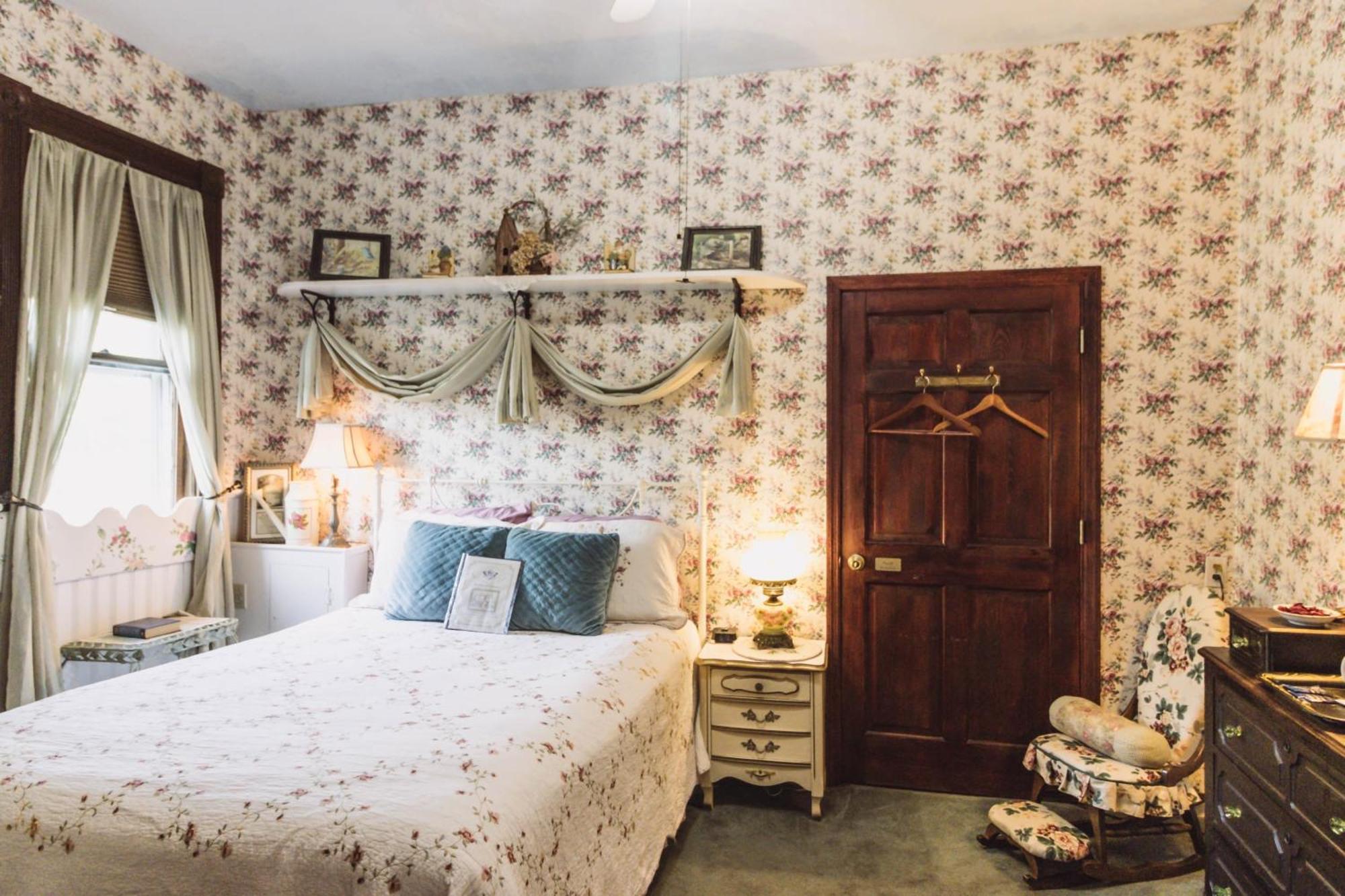 Simmons-Bond Inn Bed & Breakfast Toccoa Exterior photo